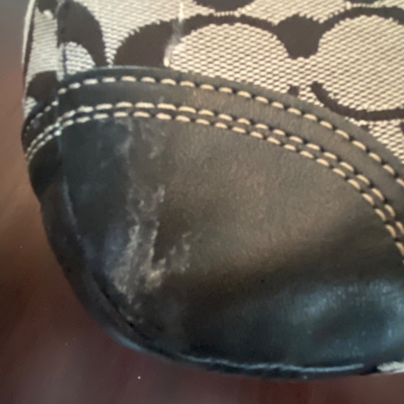 Coach Hampton Shoulder Bag - Picture 7 of 8